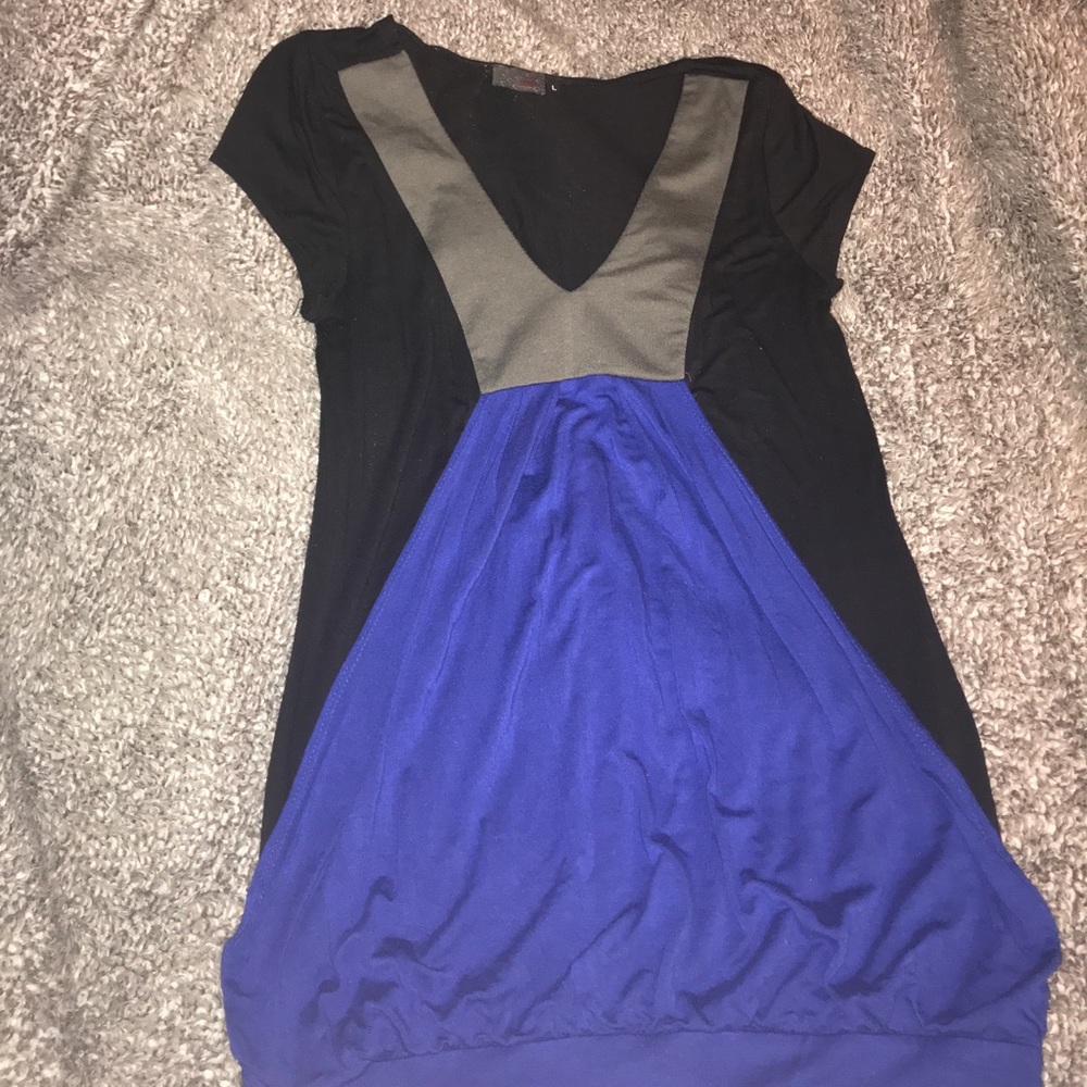 Cute shirt to pair with jeans or a skirt for work